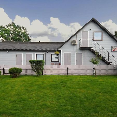 Villa Ene Pärnu Esterno foto